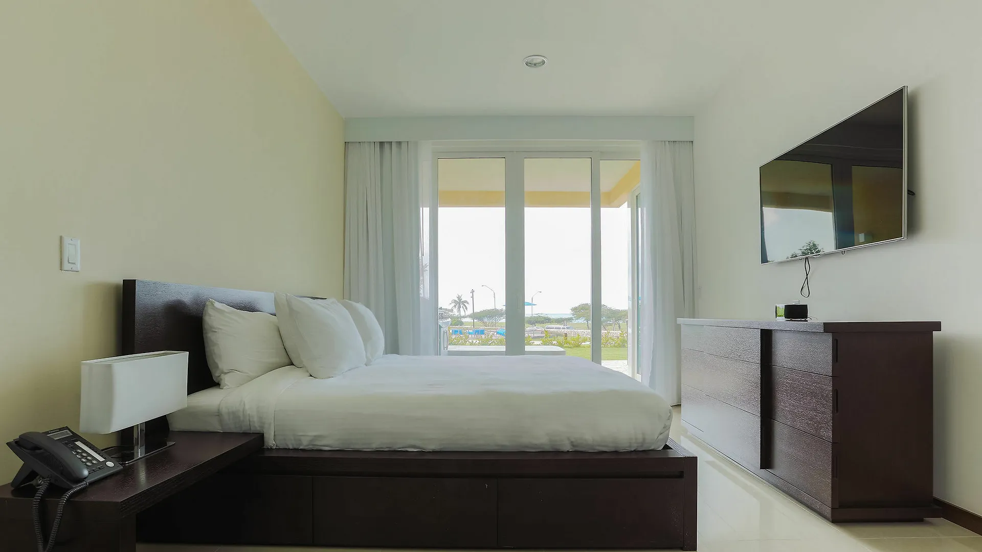 Blue Residences Palm Beach Aruba