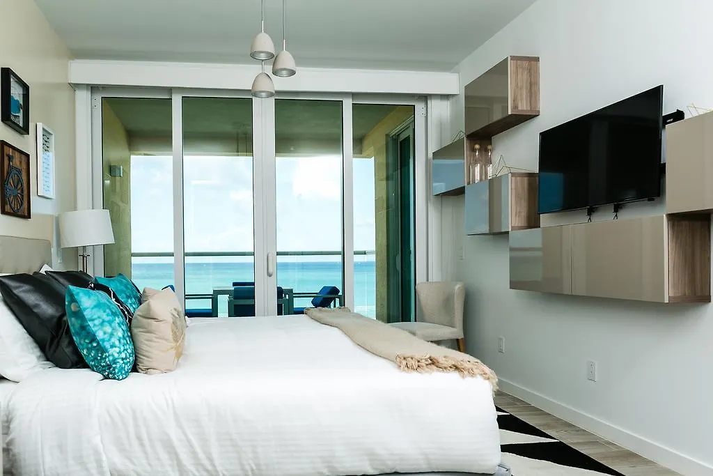 Blue Residences Palm Beach 5*,  Aruba