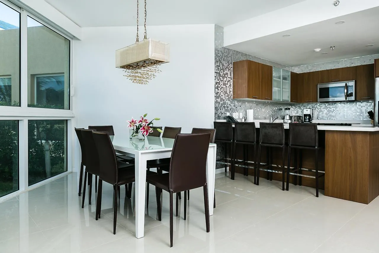 Blue Residences Palm Beach Aparthotel