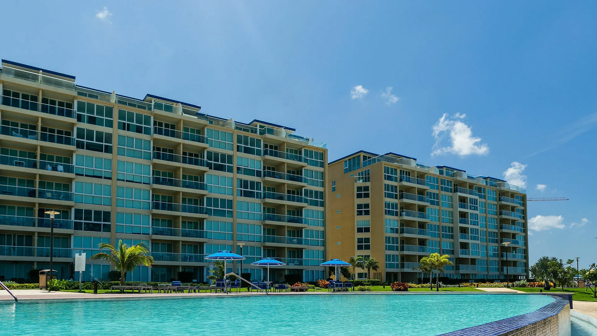 ***** Aparthotel Blue Residences Palm Beach Aruba
