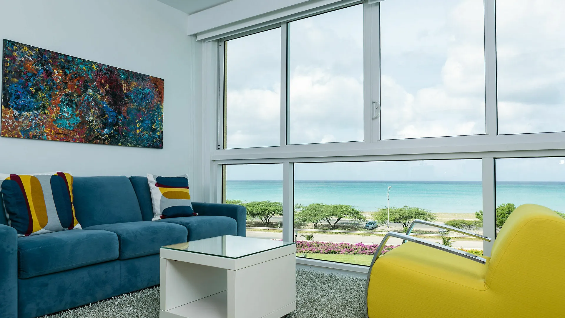 Blue Residences Palm Beach 5*,