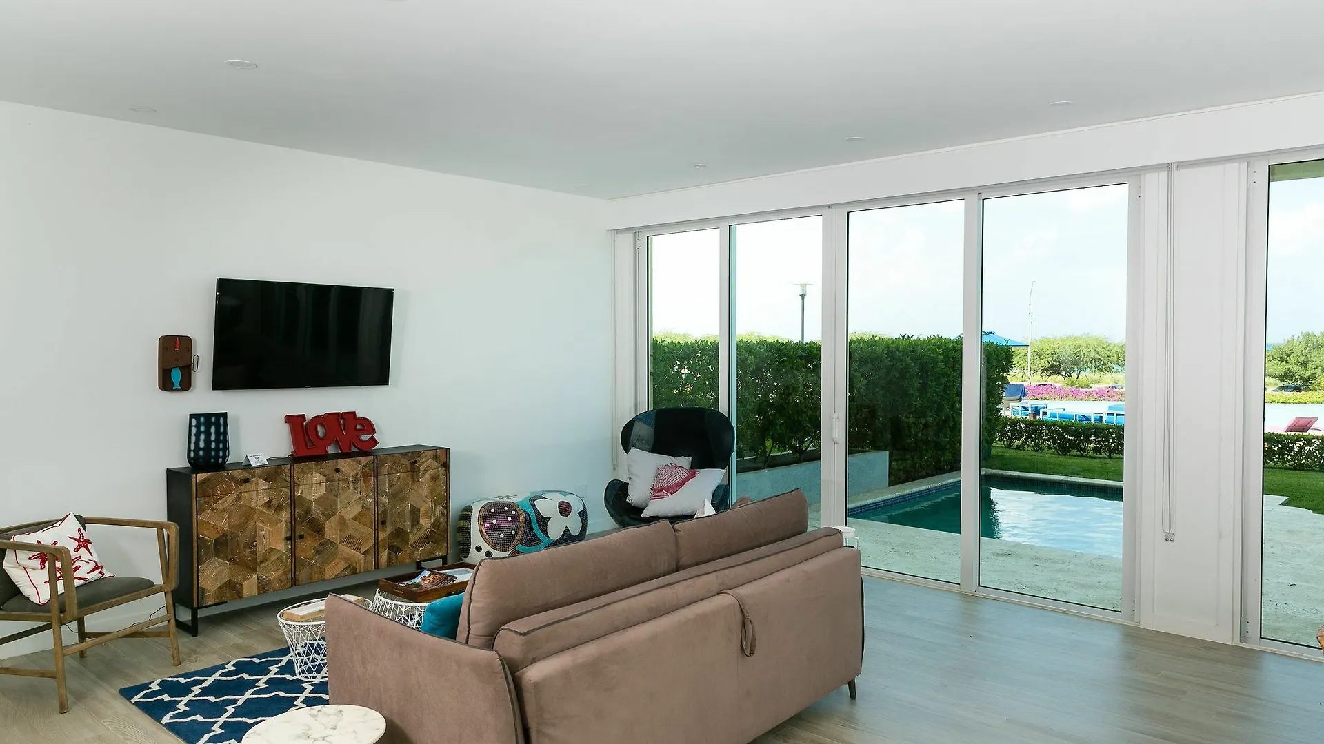 Blue Residences Palm Beach Aparthotel